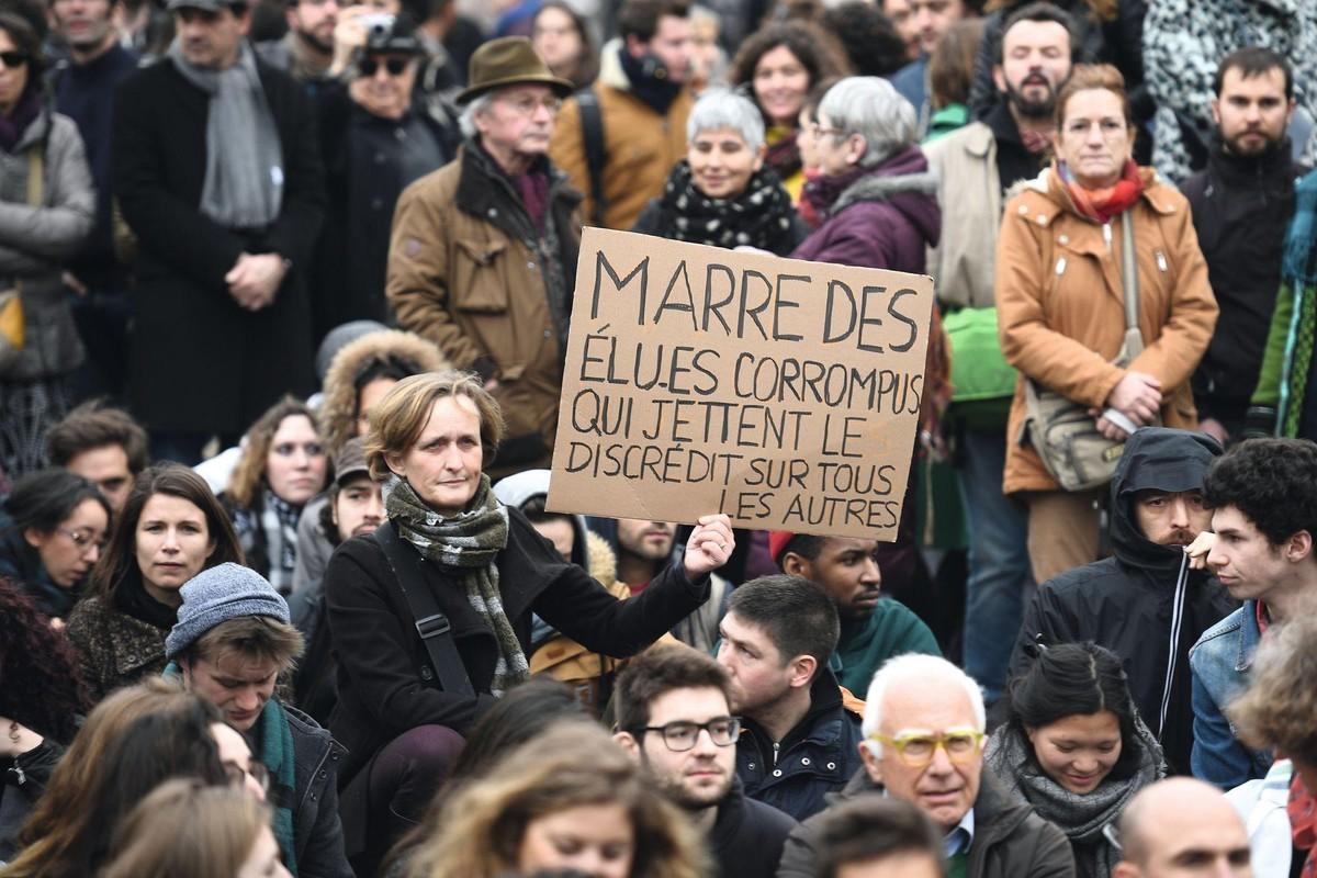 La défiance vis à vis de la représentation politique Lelivrescolaire fr