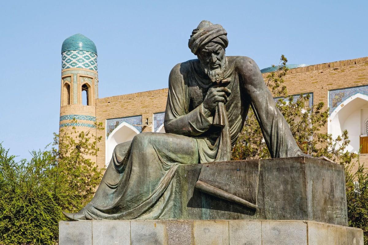Statue de Al-Khwarizmi