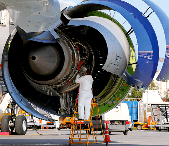Vérification d'un moteur d'avion