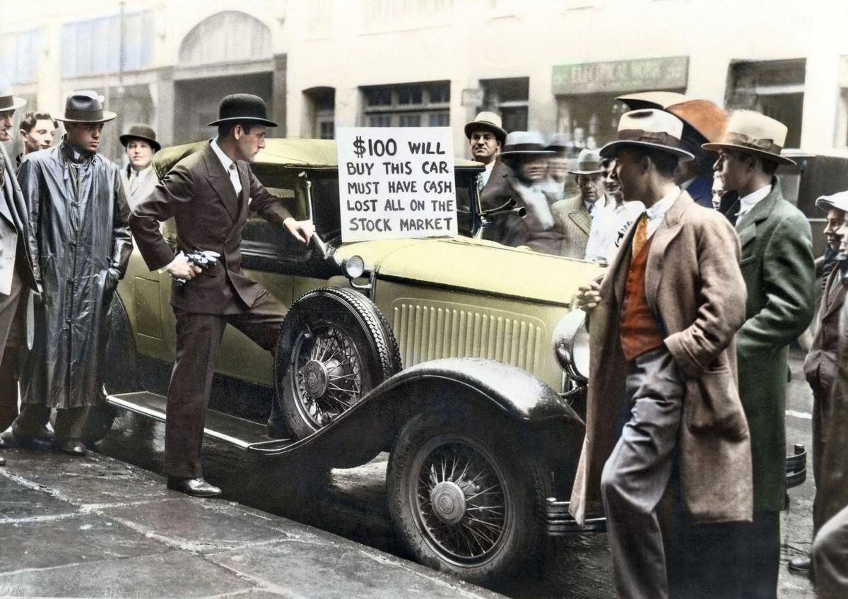 Dans une rue à New York, 1929, photographie anonyme colorisée
