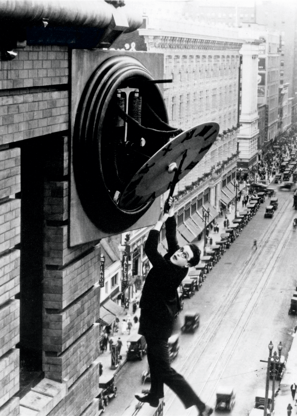 film Safety Last!, réalisé
par Fred C. Newmeyer et Sam Taylor, 1923.