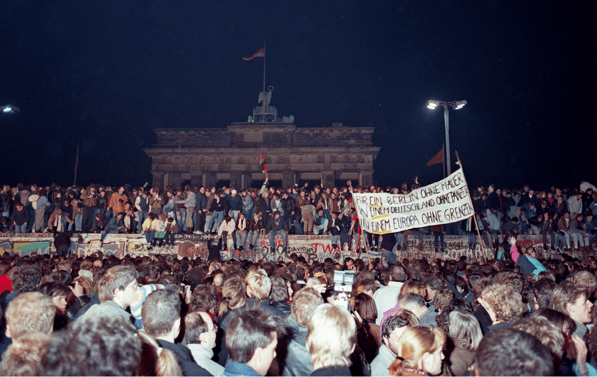 Berlin Une Ville Symbole De La Guerre Froide Lelivrescolaire fr berlin-une-ville-symbole-de-la-guerre-froide-lelivrescolaire-fr