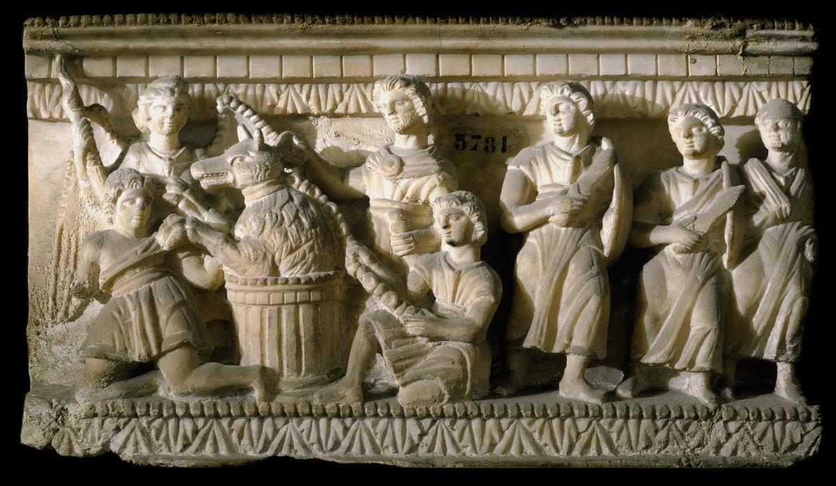 L'art funéraire : le bas-relief d'un sarcophage
