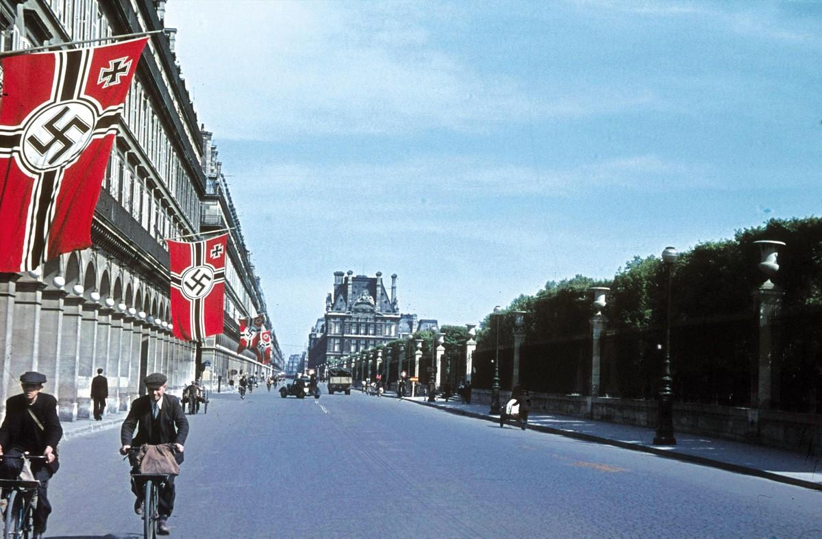 Photo de la rue de Rivoli à Paris, fin 1940.
