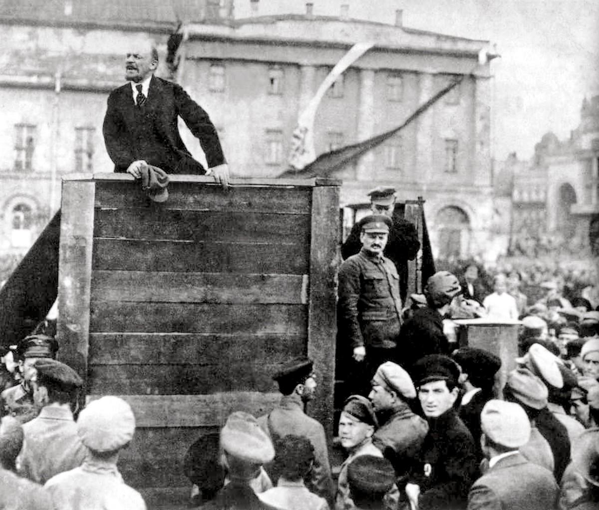 Lénine et Trotski sur la place Rouge à Moscou, 1920.