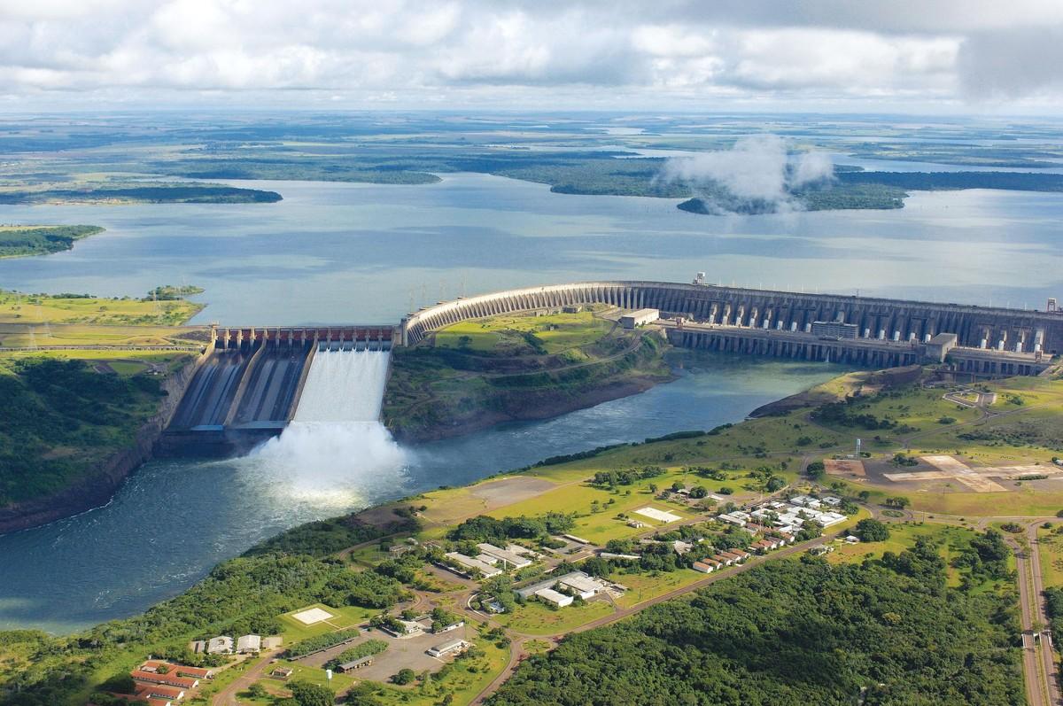  La centrale hydroélectrique d'Itaipu
