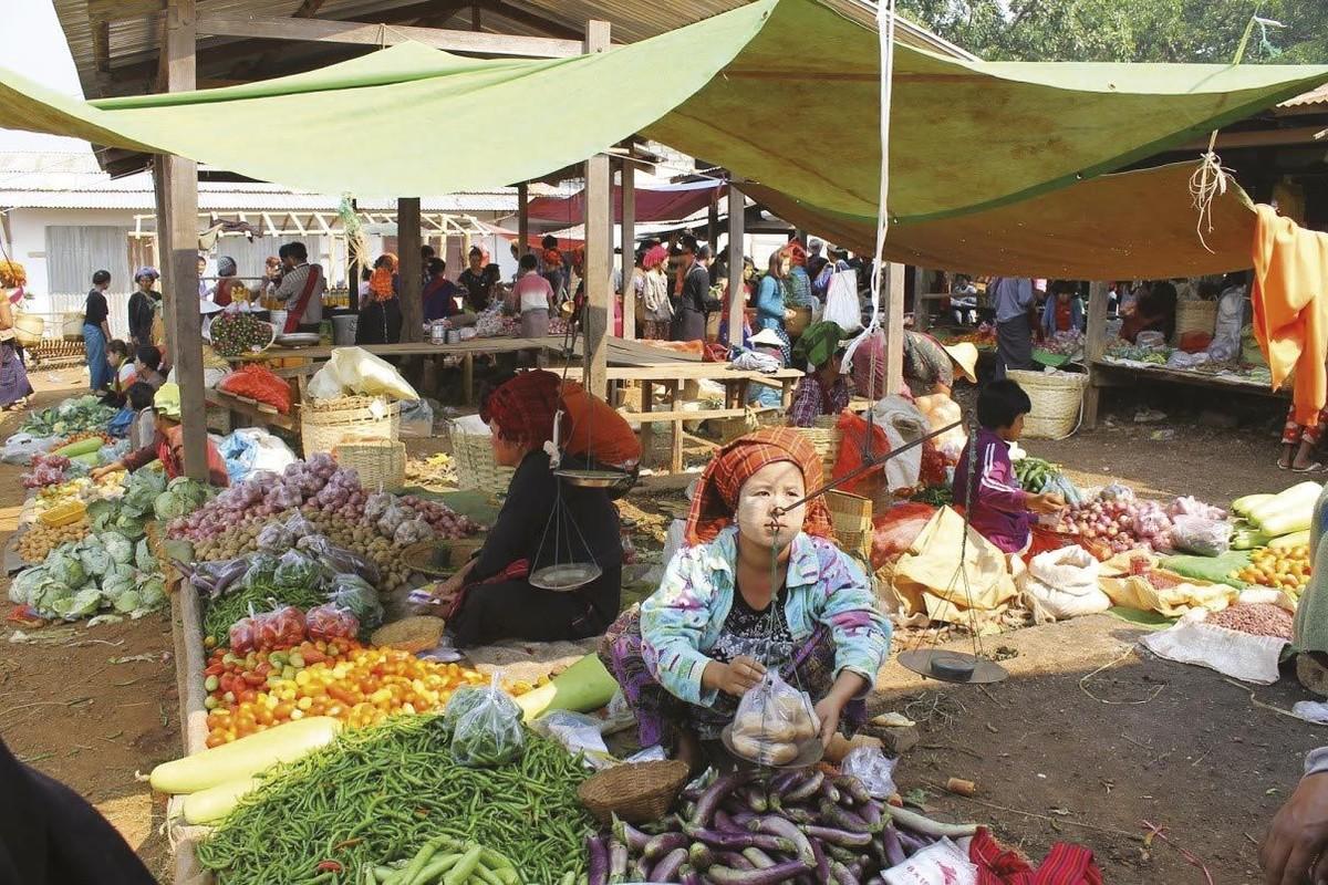 La vente de produits agricoles en Birmanie