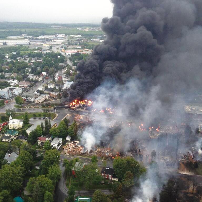 <stamp theme='his-green2'>Doc. 1</stamp> Un accident industriel : le déraillement d'un train-citerne au Canada, en 2010