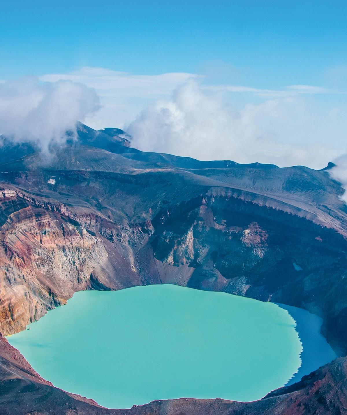 Doc. 2 : Le lac acide de Kamtchatka, en Russie.