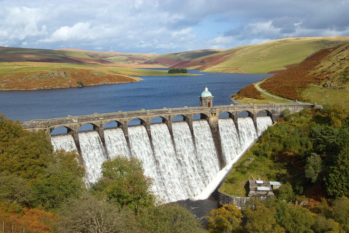 Barrage à eau courante.