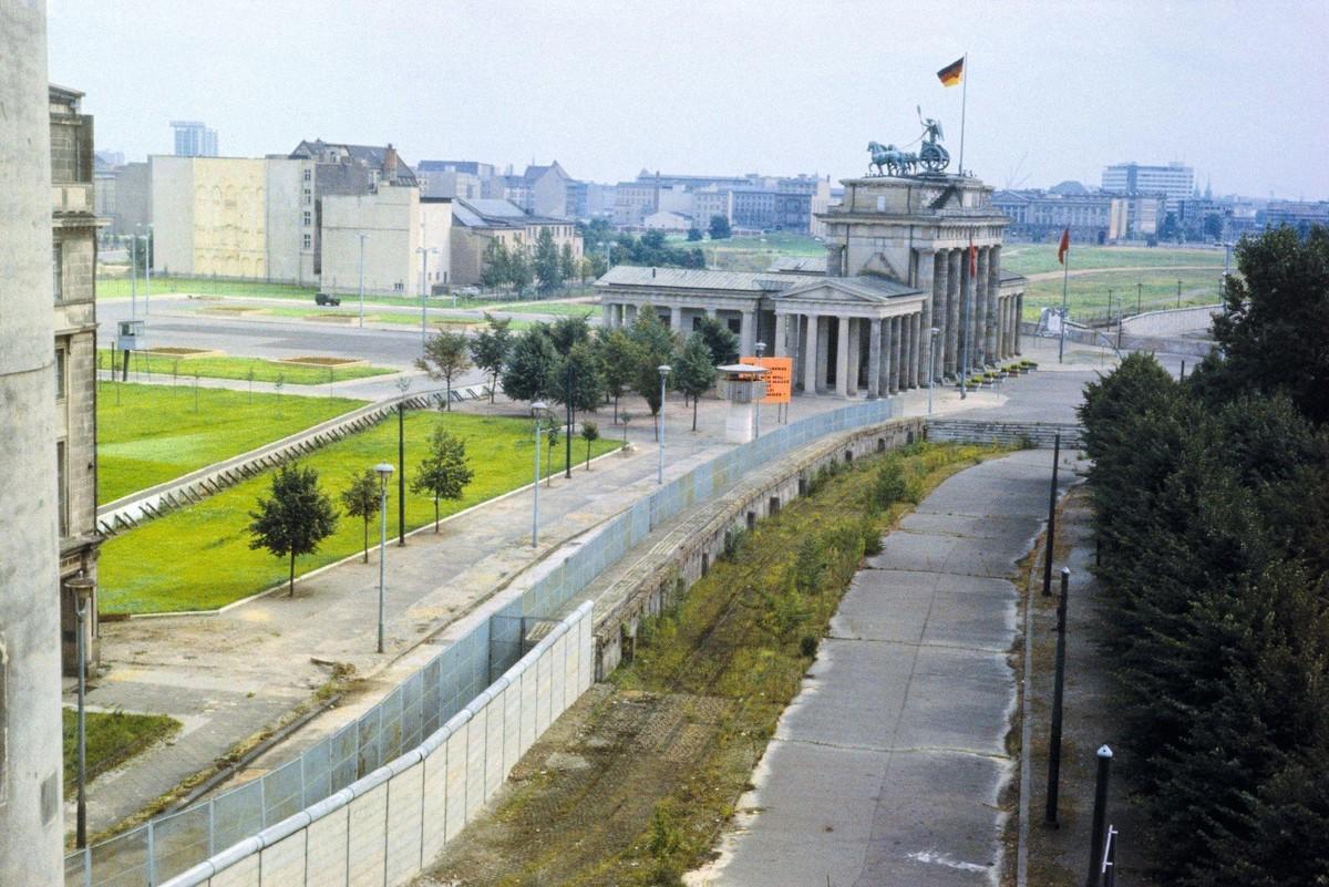 Le mur de Berlin et la porte du Brandebourg