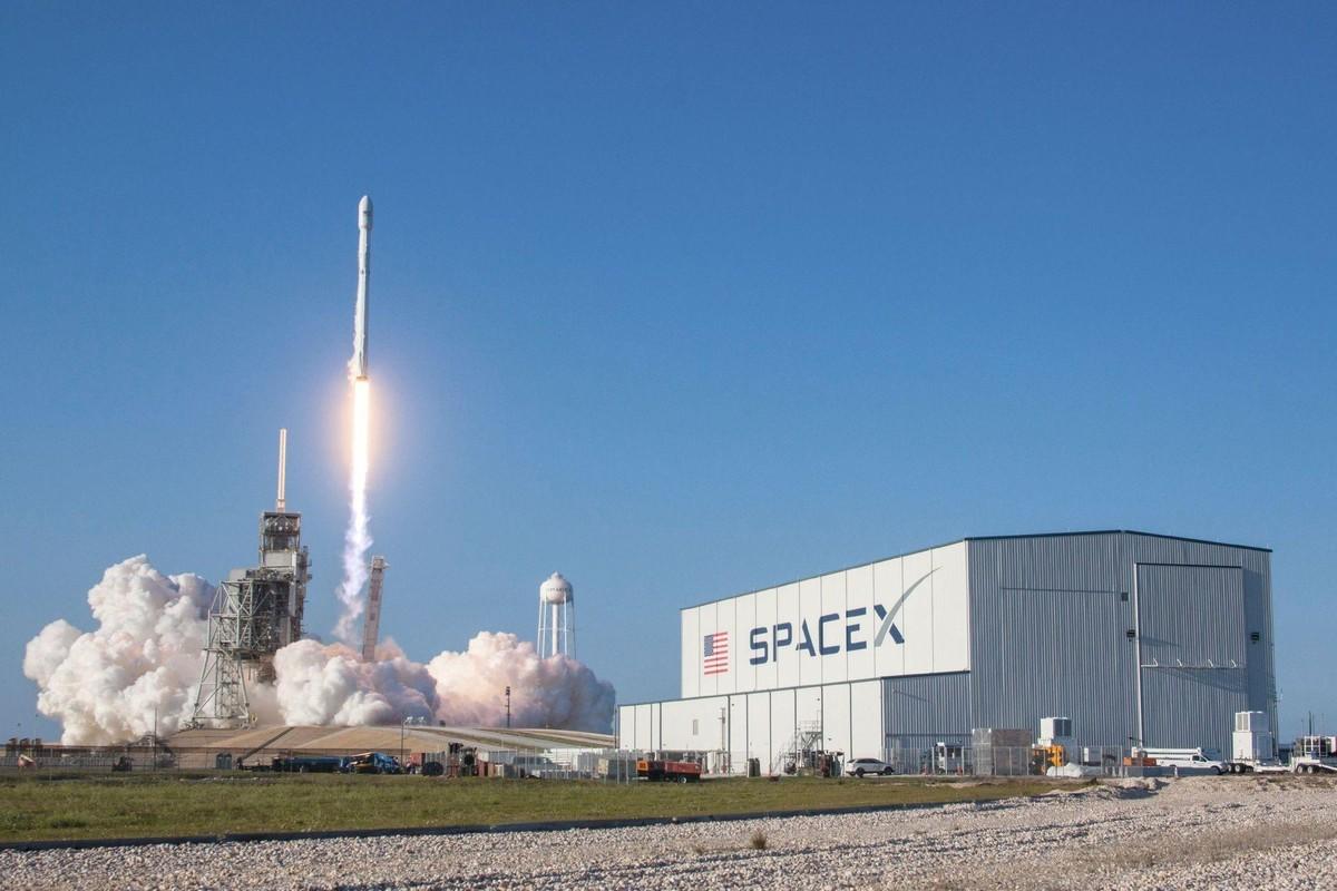 Space X, un concurrent inattendu