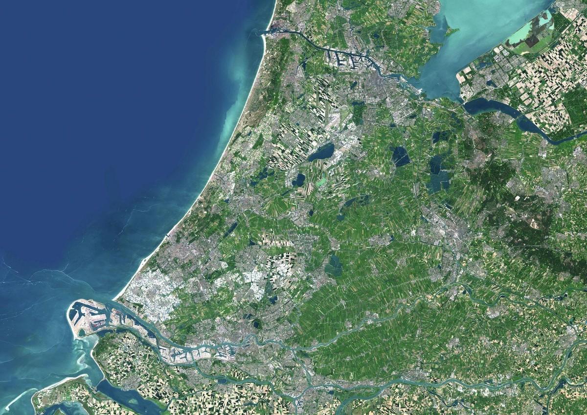 Vue aérienne de la Randstad, région urbaine sur le littoral néerlandais