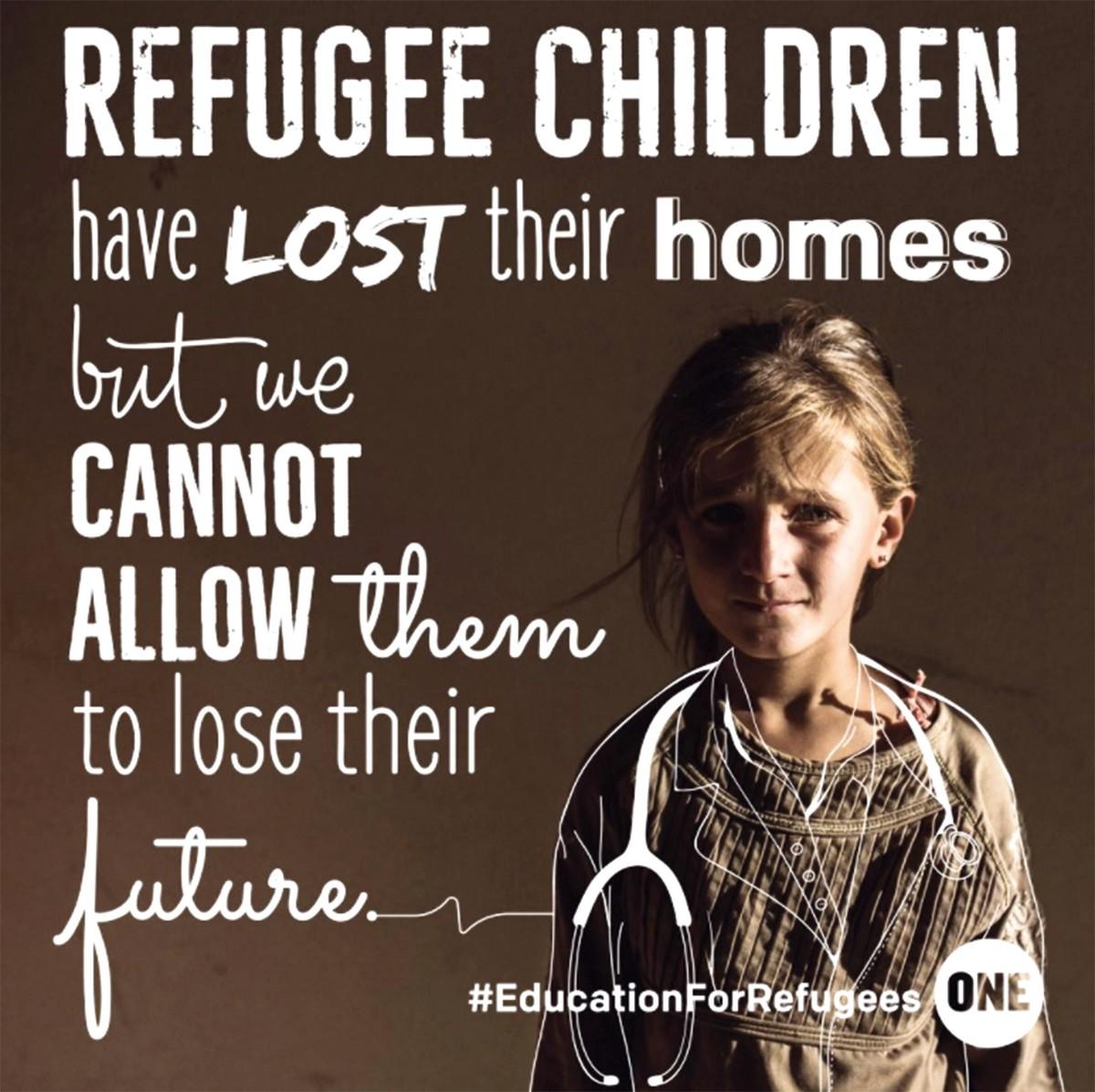 Refugee children, affiche d'une petite fille avec un stetoscope autour du cou, il est indiqué : refugee children have lost their home but we cannot allow them to lose their future