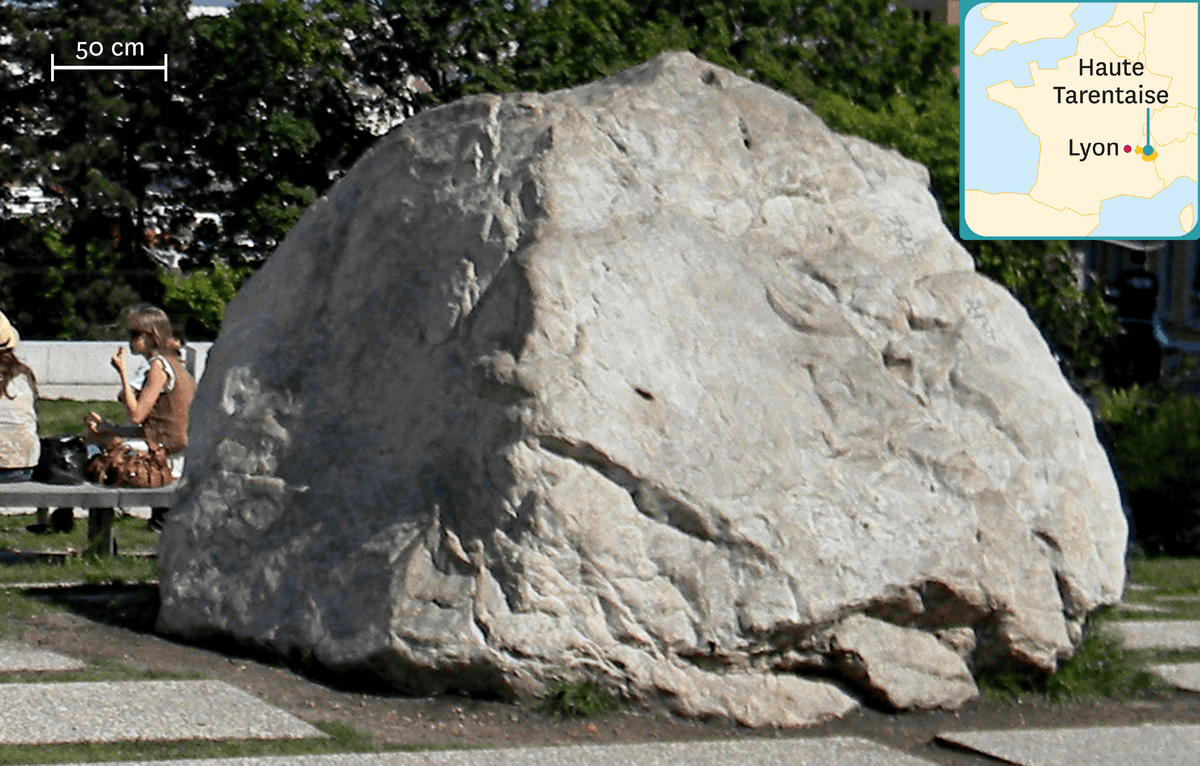 Photographie du gros cailloux, sur le plateau de la Croix-Rousse à Lyon.